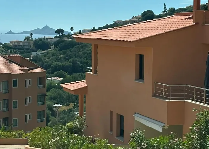 Appartamento Moderne à De 45 M² Avec Terrasse Vue Ajaccio (Corsica)