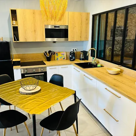 Apartament Moderne A De 45 M² Avec Terrasse Vue Ajaccio (Corsica)